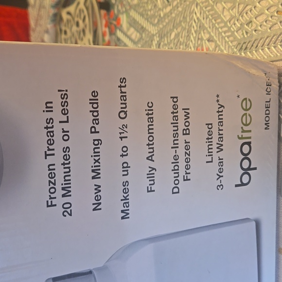 New in box Cuisinart ice cream maker - Picture 2 of 5